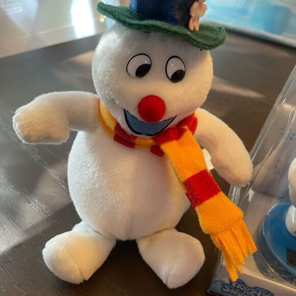 Frosty The Snowman Solar Bobbler and Gemmy 7 inch Plush Snowman - Picture 2 of 12